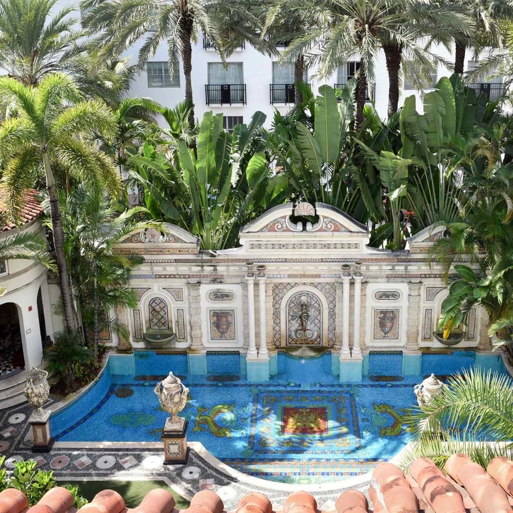 Meet your Posher, Leslie